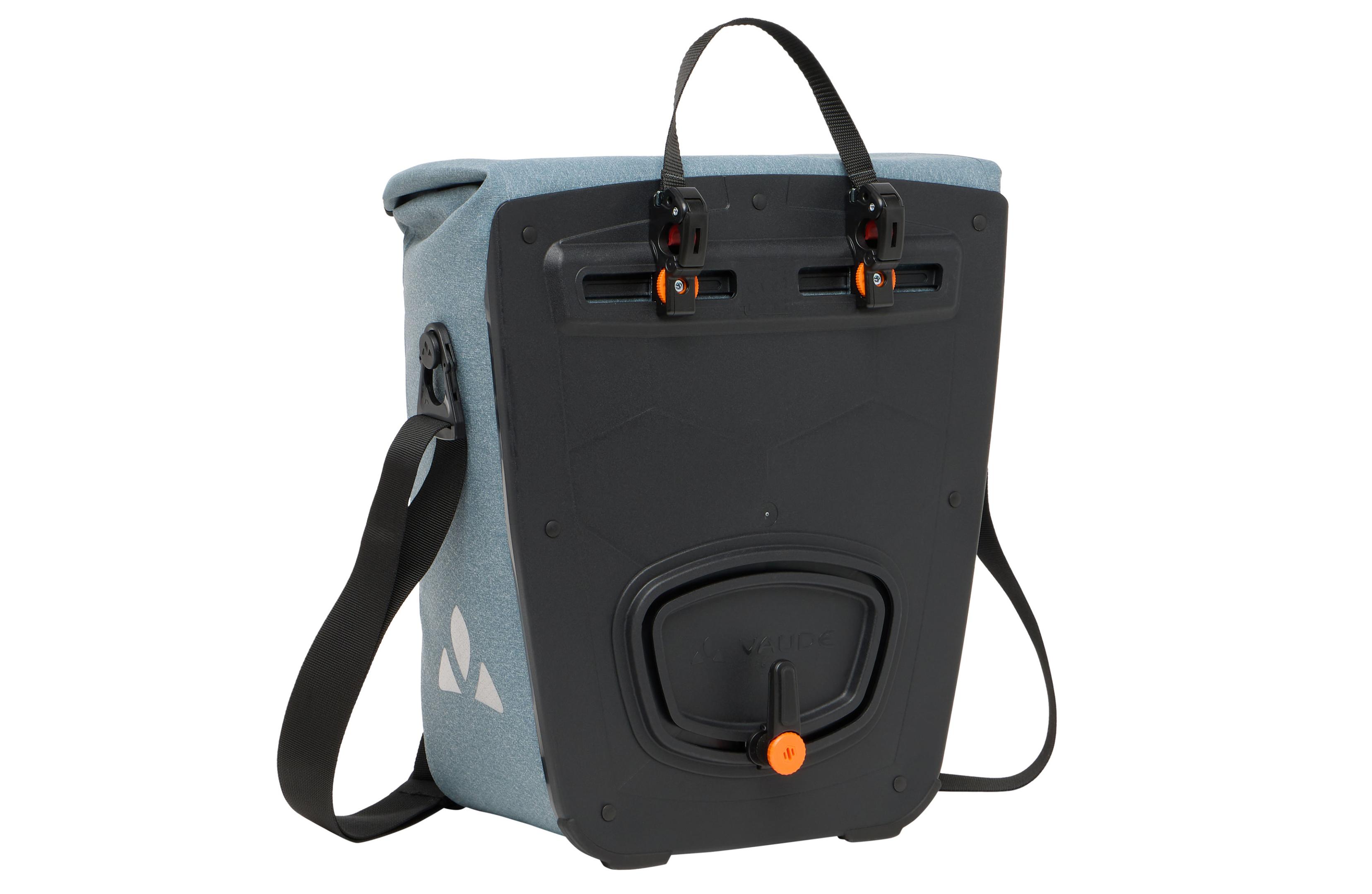 Fahrradtasche mit Rückenplatte aus recyclelten Kunstoff-Autoteilen