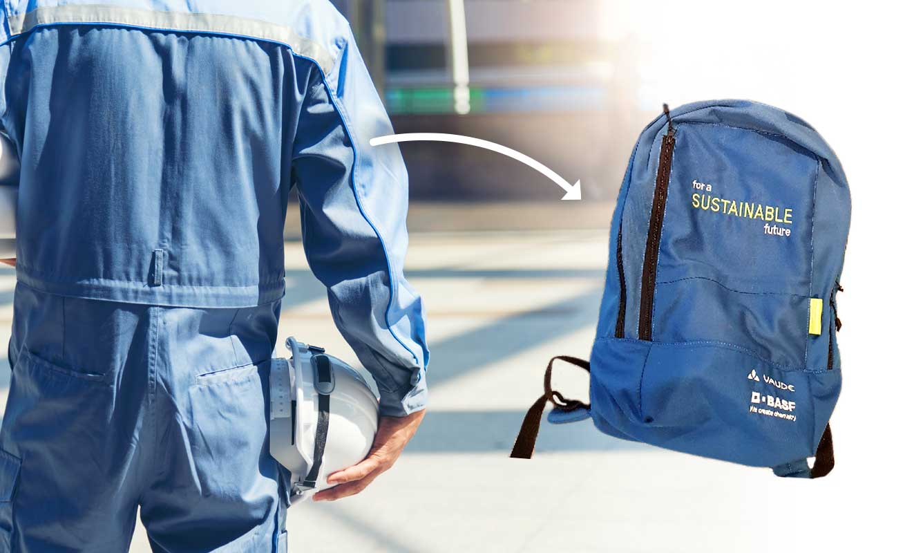 Arbeiter mit Blaumann und er daraus entstandene Rucksack